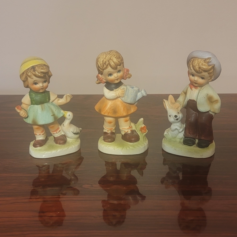 Vintage Made In Japan 4.5 In Set Of 3 Figures
